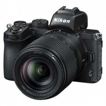 NIKON Z50 Digitalni fotoaparat i 18-140mm f/3.5-6.3 Objektiv